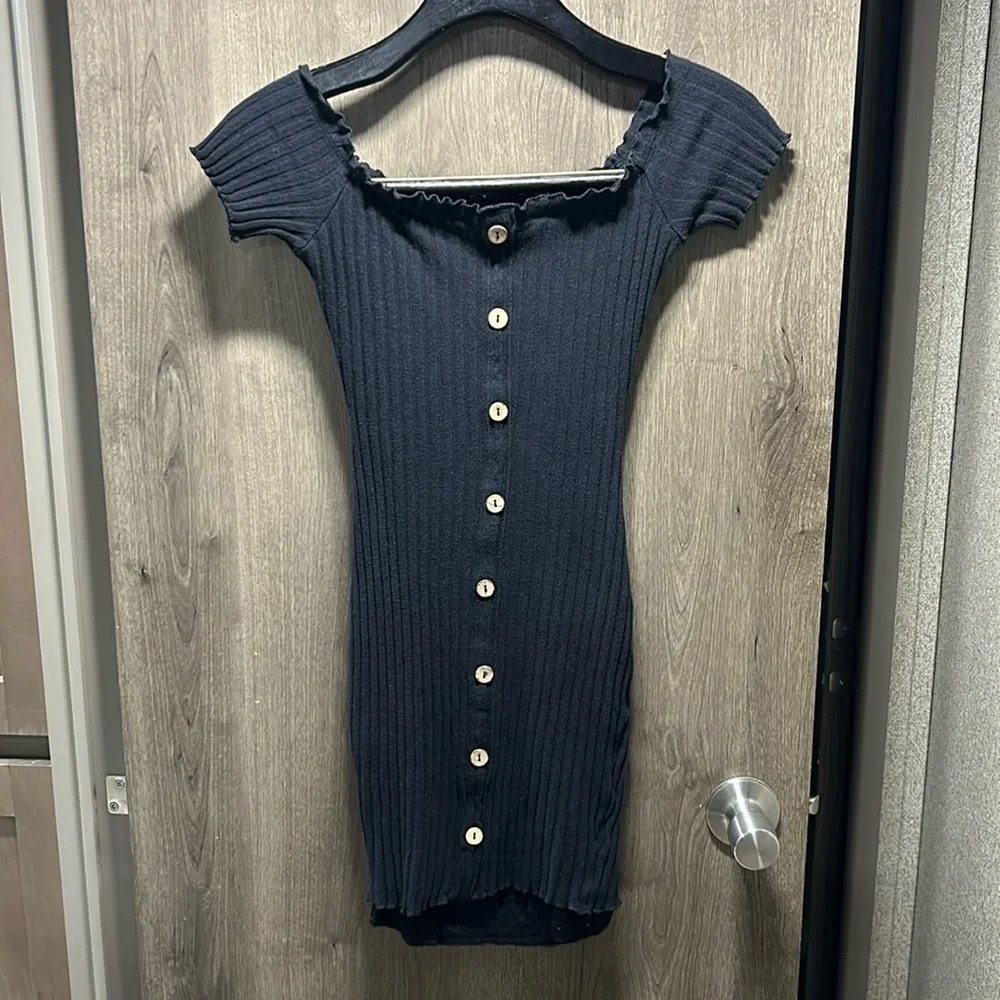 MAY PINK Women’s Mini Ribbed‎ Ruffled Edge Off The Shoulder Dress. Size Small